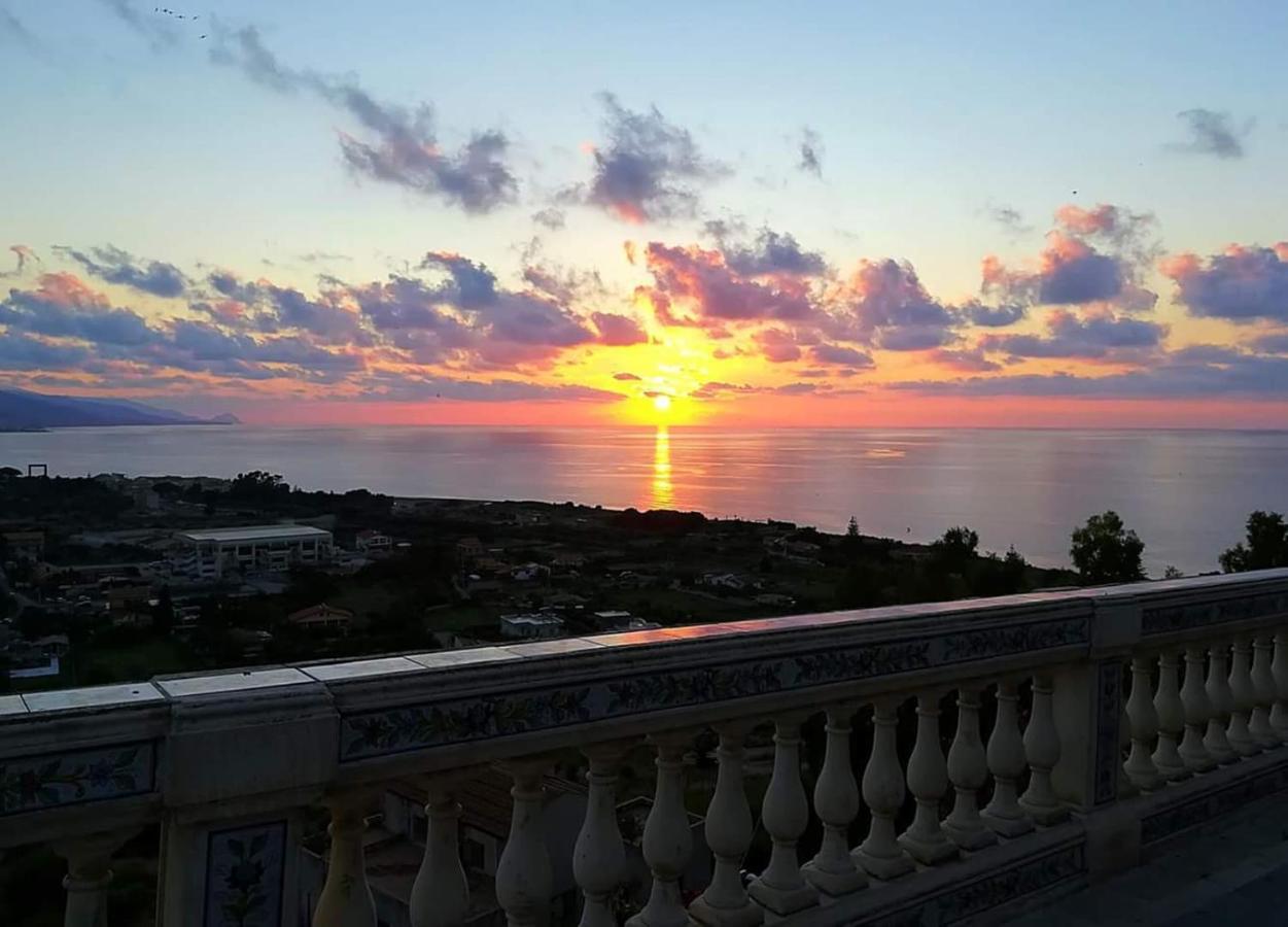 Casa Vacanze Fede Santo Stefano di Camastra Dış mekan fotoğraf
